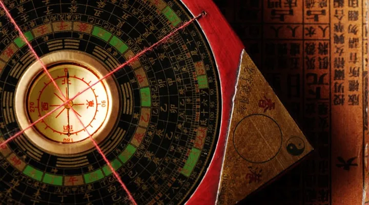 iStock_000008148104_Large Un reloj en el lateral de un edificio