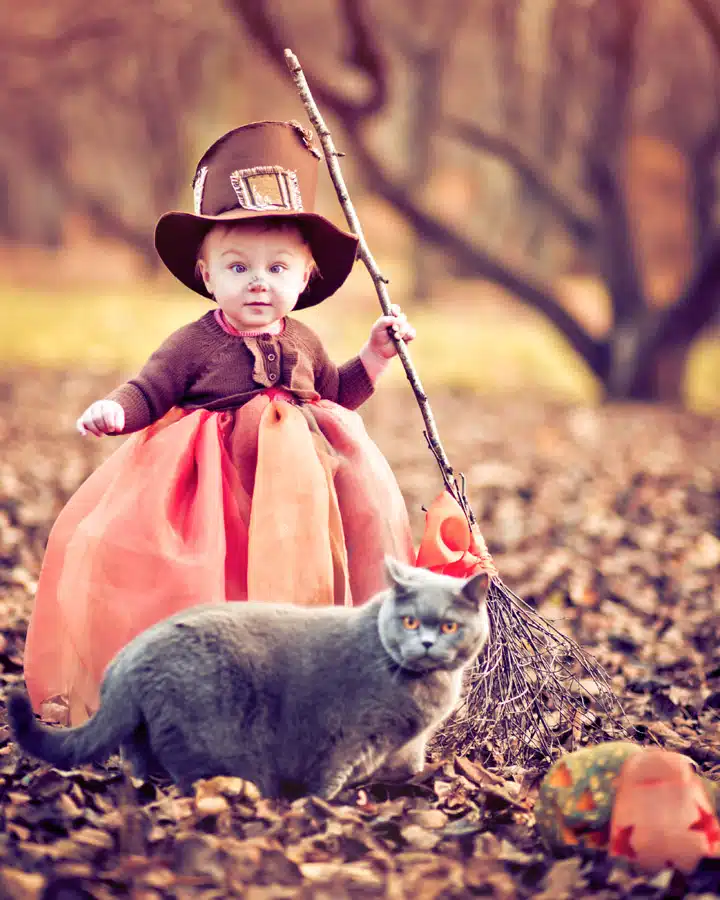 iStock_000042025524_Large Un niño con un perro en brazos