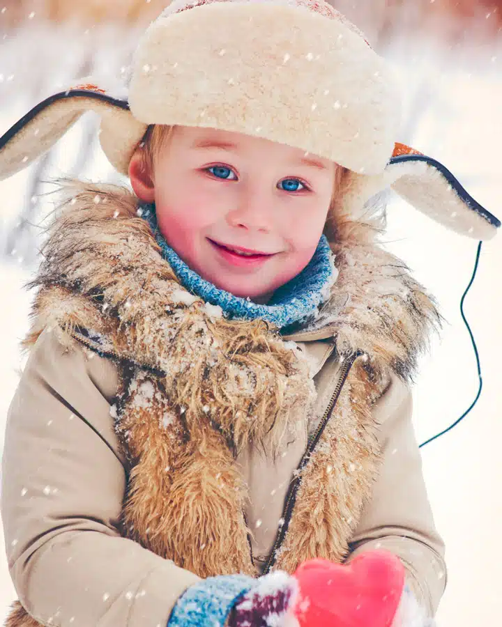 iStock_000074171607_Large Un teddy bear con sombrero