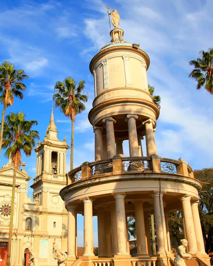 iStock_69378593_LARGE A statue in front of a building