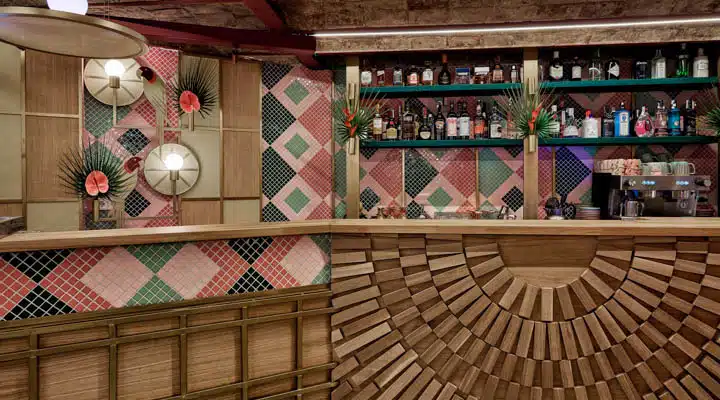 kaikaya-mas-interiors-restaurants-spain-valencia_dezeen_2364_col_7-720x400 El interior de un edificio