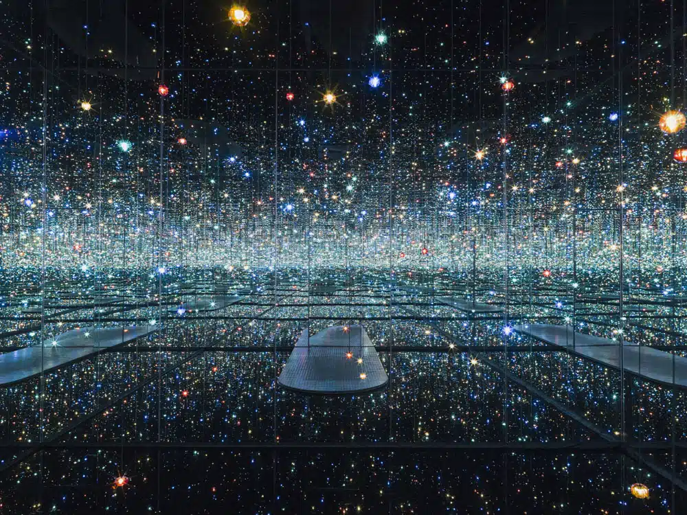 kusama_infinity_mirrored_room.jpg