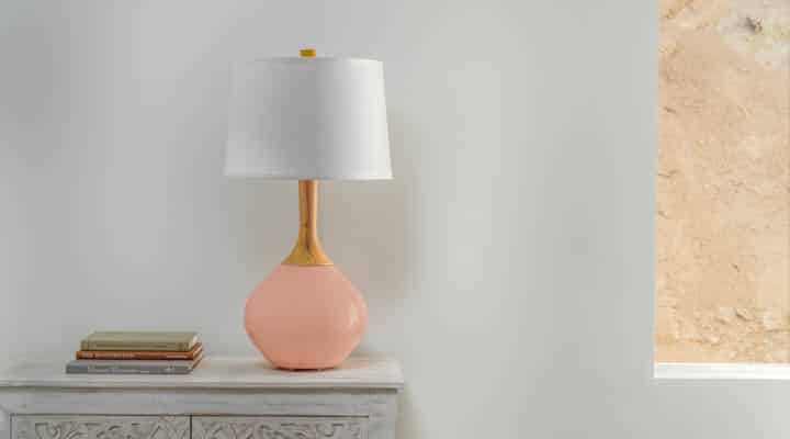 lamps-plus-dunn-edwards-rustique-wexler-lamp_tom-windeknecht-3-720x400 A lamp that is sitting on a table