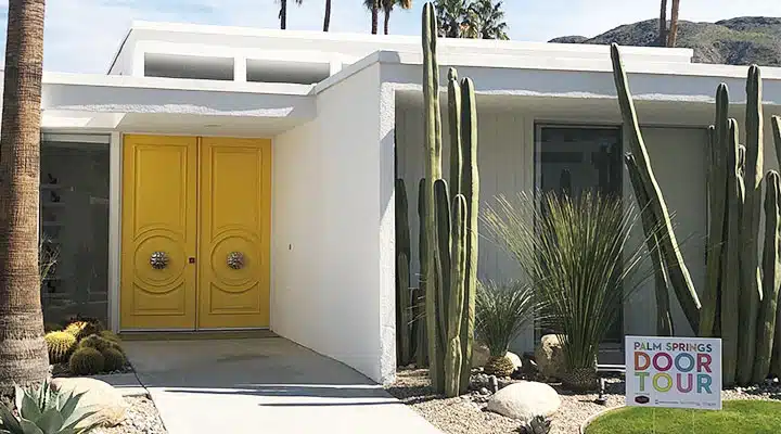 lemon-punch-door-2-720x400 A sign in front of a house