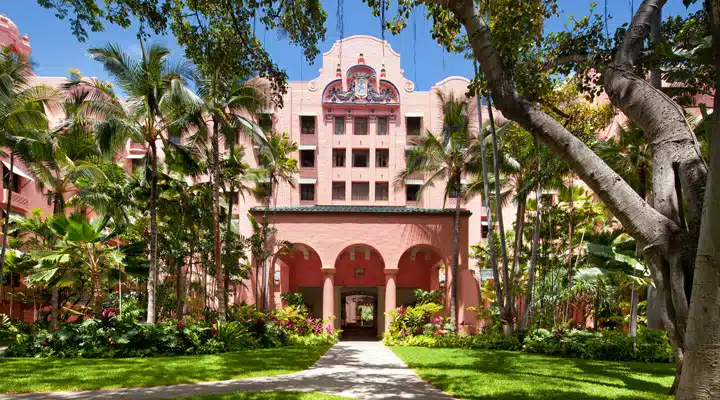 lux376ex-153435-Porte-Cochere-High A large tree in front of a building
