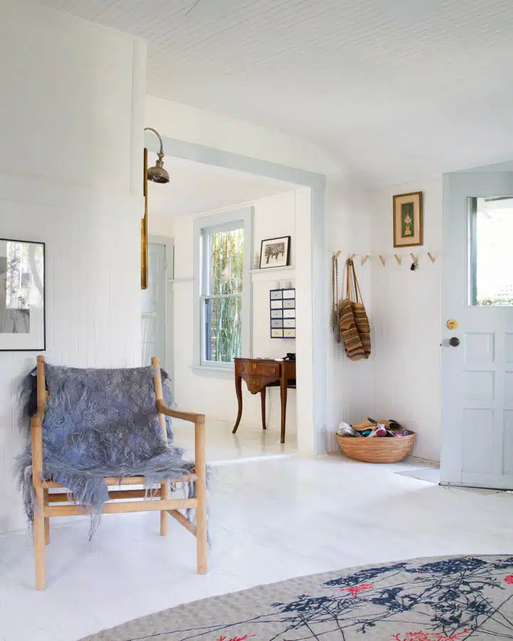 IMG_0292-720x900 A view of a living room