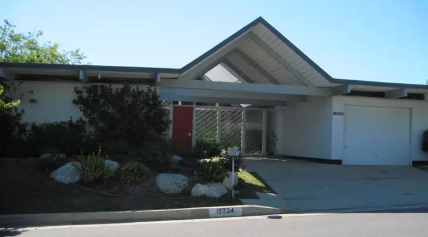 PhillipsHouse The side of a building