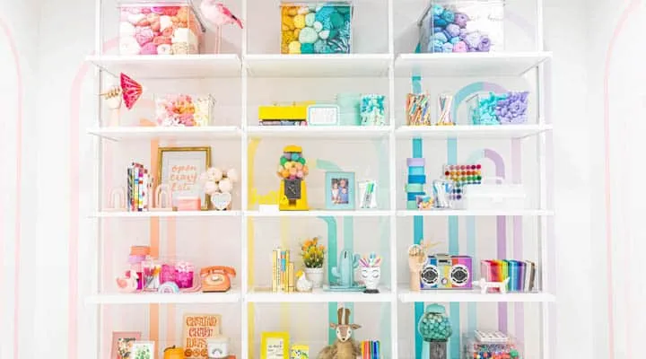 Dunn Edwards + Oh So Jo A close up of a refrigerator