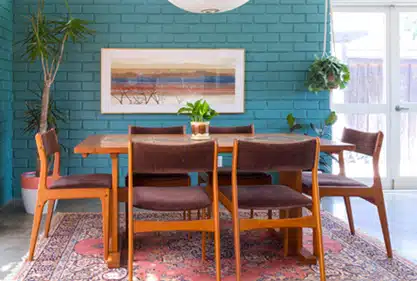 Una mesa de comedor