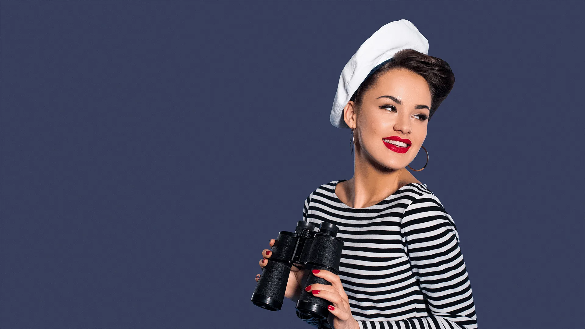 portrait-of-smiling-young-woman-in-retro-clothing